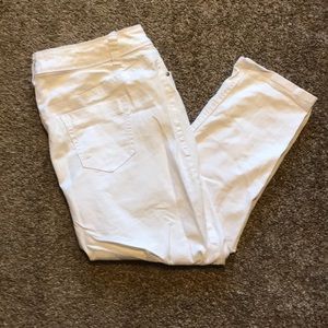 White Jean Capri (Size 16)